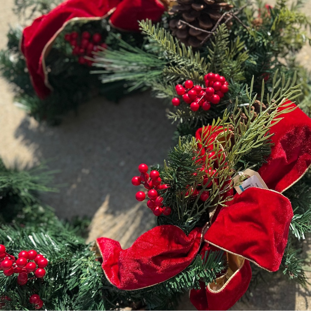 Frontgate Holiday Pine Garland with Red Bows - NWT - Picture 13 of 16